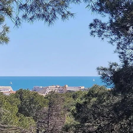 Kemp Cap D 6 Personnes Avec Piscine 4*